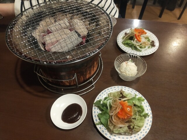 炭火焼江別ホルモン的实拍高清图