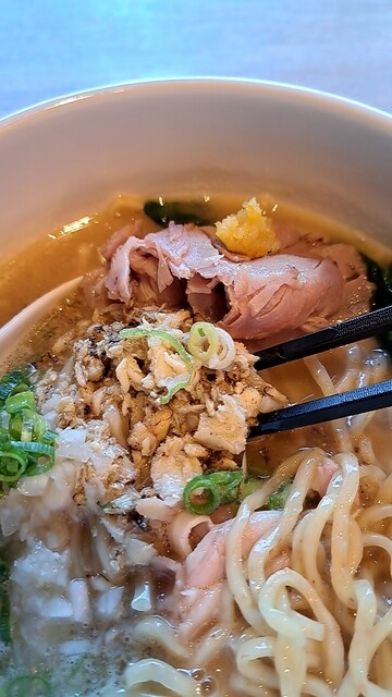 真鯛らーめん 麺魚 秋葉原UDX秋葉原拉麺劇場店的实拍高清图