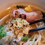真鯛らーめん 麺魚 秋葉原UDX秋葉原拉麺劇場店的实拍图