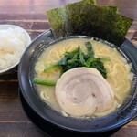 横浜家系ラーメン王子家的實拍圖