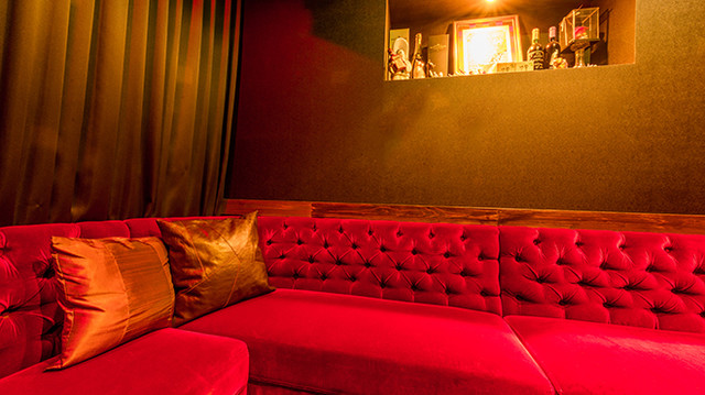 バー クラ クラ的实拍高清图