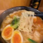 ワンタンメンの満月 三鷹店的实拍图