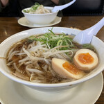 たかばしラーメン 亀岡店的实拍图