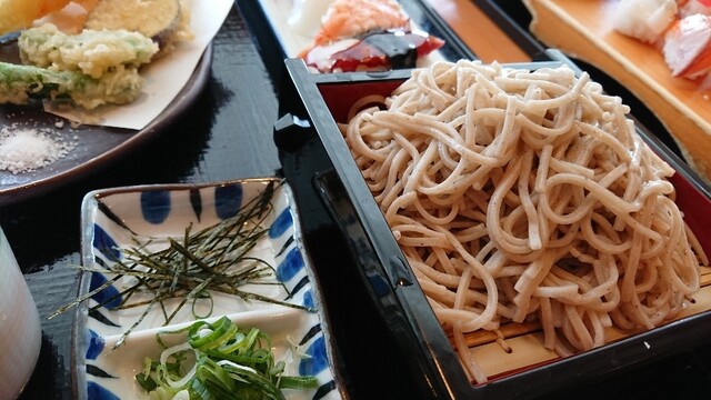 魚河岸たちばな 大阪中央卸売市場的实拍高清图