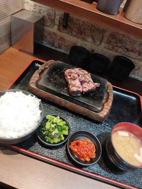 感動の肉と米 新橋店的實拍高清圖