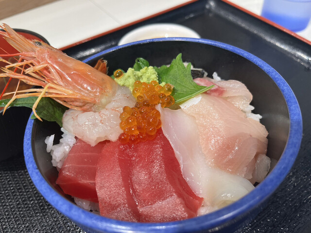 海鮮丼の駅前 阪神梅田店的实拍高清图