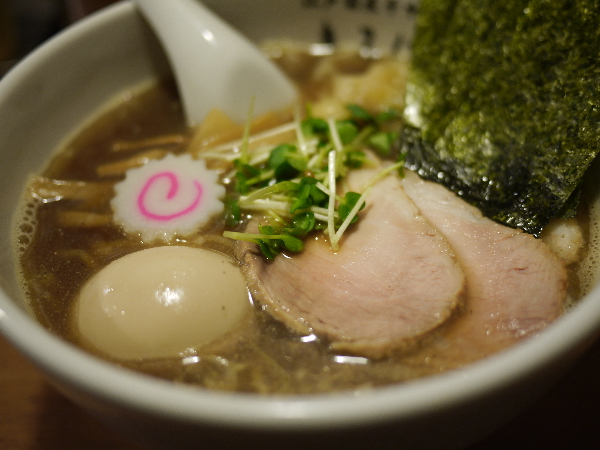 江戸前煮干中華そば きみはん 総本店的实拍图
