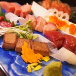 本鮪 日本酒BAR　吟醸くらうど 京都駅前店的實拍圖