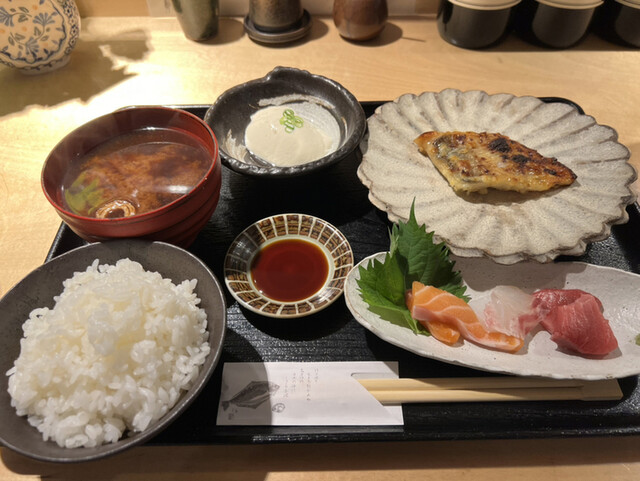 魚場 春夏秋冬的實拍高清圖