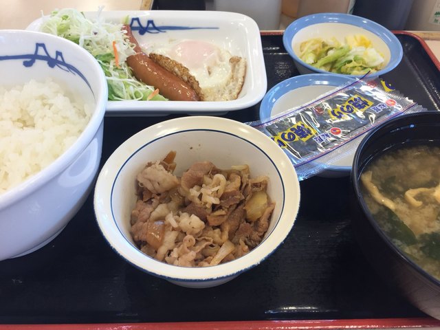 松屋 亀岡店的实拍高清图