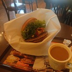 フレッシュネスバーガー 白山駅前店的實拍圖