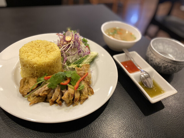 タイ料理 ガパオ的实拍高清图