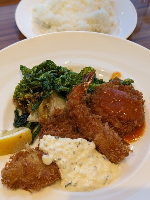 洋食 まどい食堂的实拍高清图