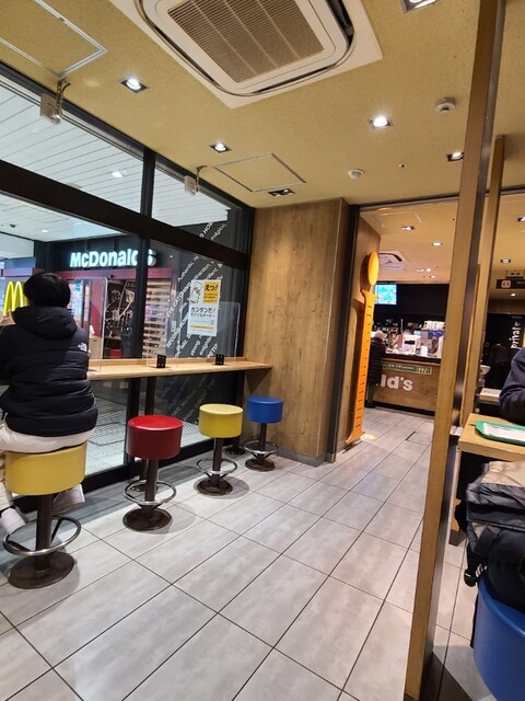 マクドナルド ＪＲ大阪駅桜橋口店的實拍高清圖