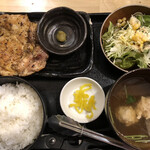 甲州肉炉端 炭とやまなし 茅場町本店的實拍圖