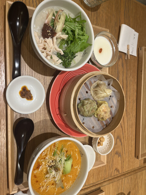 おかゆと麺 粥餐庁 グランフロント大阪店的实拍高清图