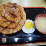 ぶた丼のとん田的实拍图