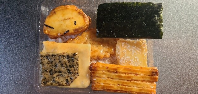 保津川あられ本舗 霰館 工場直売店的实拍高清图
