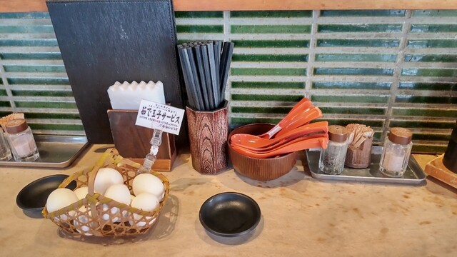 俺の創作らぁめん 極や 神田 神保町店的實拍高清圖