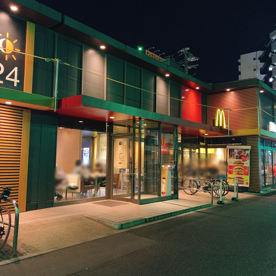 マクドナルド 明治通り新宿ステパ店的實拍圖