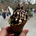 豆政　 金閣寺境内売店的實拍圖