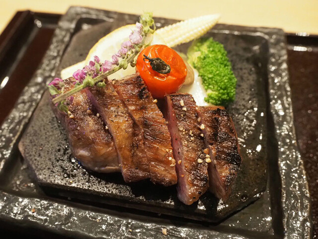 炭火ステーキ坂井 京都三条的实拍高清图