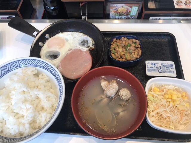 吉野家 御堂筋難波店的实拍高清图