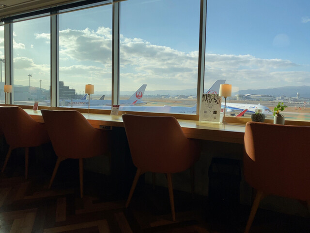 TSUTAYA BOOKSTORE CAFE LOUNGE 福岡空港店的實拍高清圖