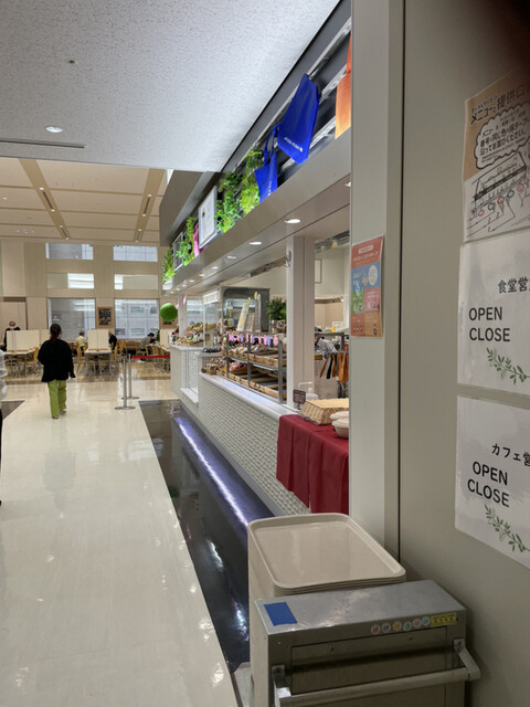 都庁第二本庁舎4階職員食堂的实拍高清图