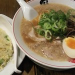 熟成細麺 宝屋 西小路五条店的實拍圖