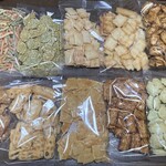 保津川あられ本舗 霰館 工場直売店的实拍图