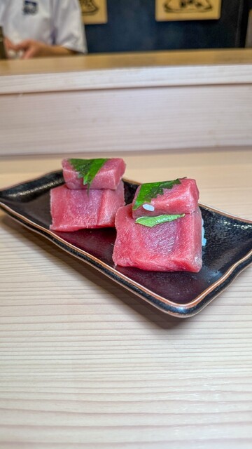 元祖ぶっち切り寿司 魚心 心斎橋店的實拍高清圖