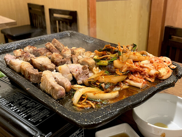 韓国料理豚ブザ 新宿店的實拍高清圖