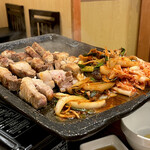 韓国料理豚ブザ 新宿店的實拍圖