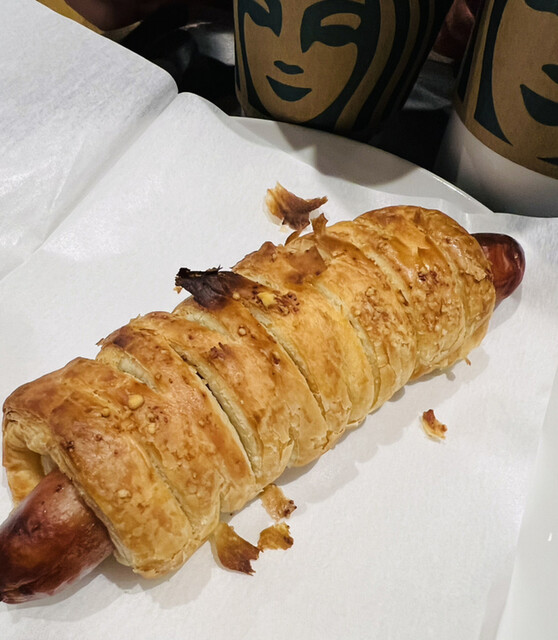 スターバックスコーヒー エトモ祐天寺店的实拍高清图