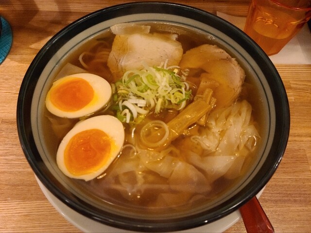 ワンタンメンの満月 三鷹店的实拍高清图