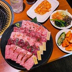 焼肉の三是的实拍图