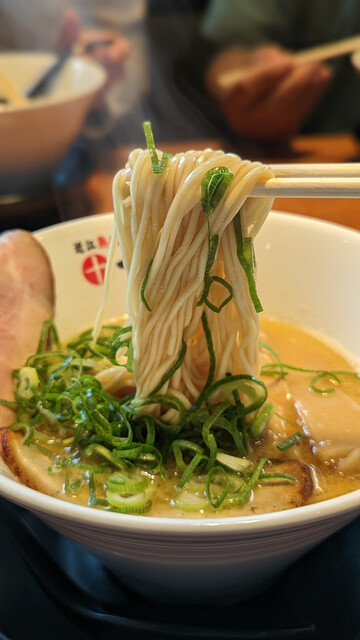 熟成醤油らーめん 十二分屋 城陽店的实拍高清图