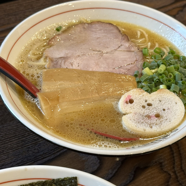 らー麺 山さわ的实拍图