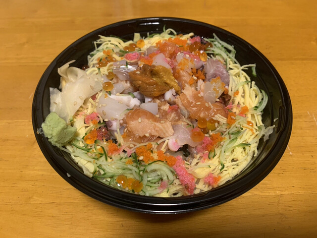 すし屋魚真 下北沢店的實拍高清圖