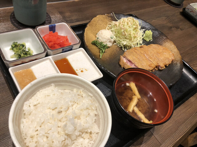 牛かつ もと村 福岡天神西通り店的實拍高清圖