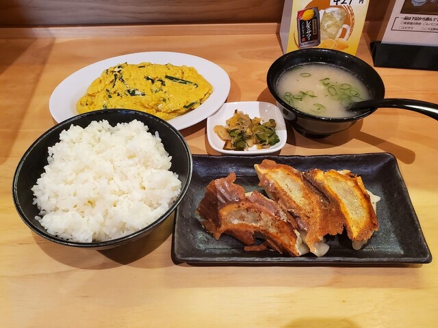 餃子酒場 ぴたり なんば店的实拍高清图