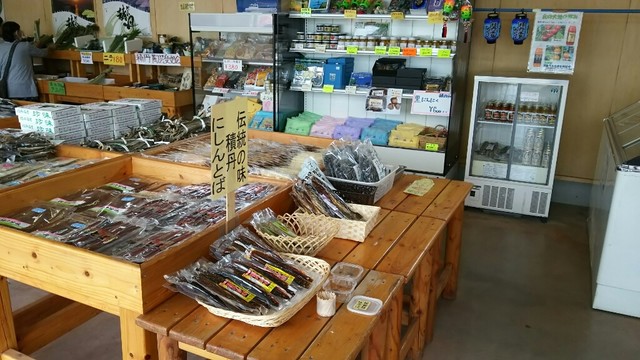 岬の市場的实拍高清图