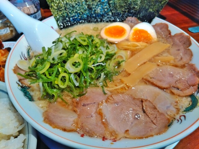 ラーメン魁力屋 西大路西ノ京店的实拍高清图