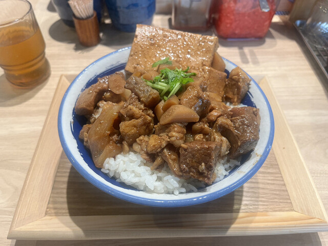 肉めし岡もと 足立入谷店的實拍高清圖