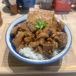 肉めし岡もと 足立入谷店的實拍圖
