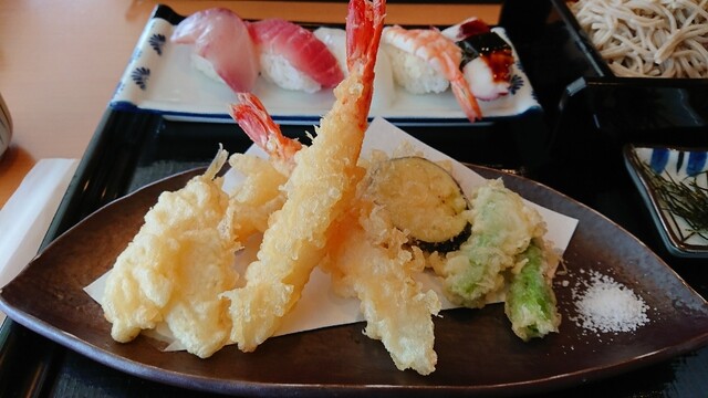 魚河岸たちばな 大阪中央卸売市場的实拍高清图