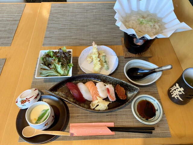 寿司・海鮮焼 藤花的实拍高清图