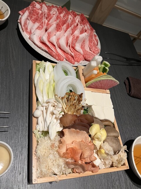 銀座しゃぶ輝 黒毛和牛しゃぶしゃぶ専門店的實拍高清圖
