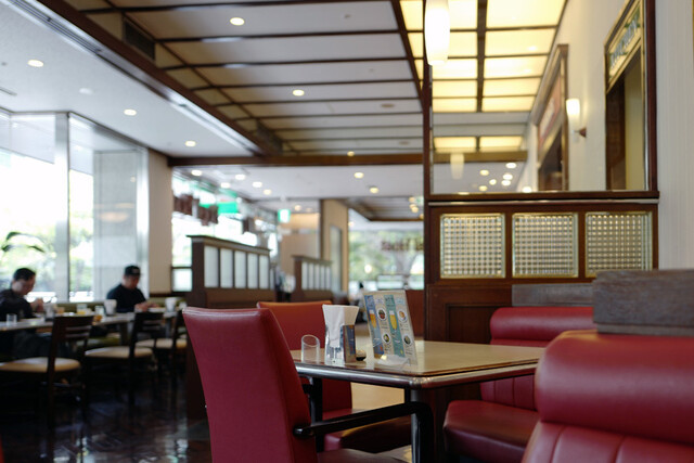 ロイヤルホスト 新宿三井ビル店的实拍高清图